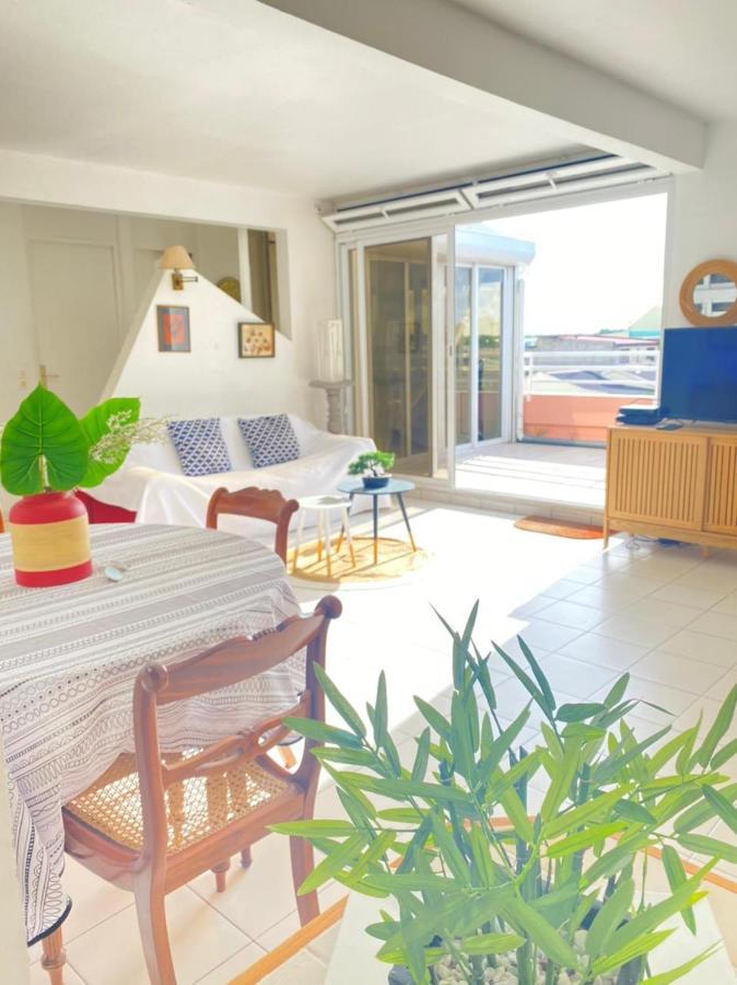 Appartement Bord De Mer Sainte-Anne  Bagian luar foto